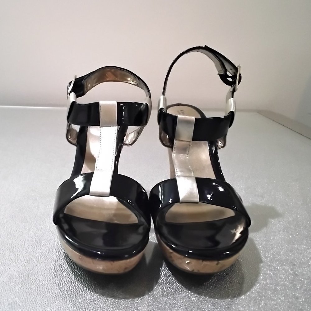 Croft & Barrow Sole Senseability Black/Gold Wedge Sandals 9M (N/S/P/W/O/B)